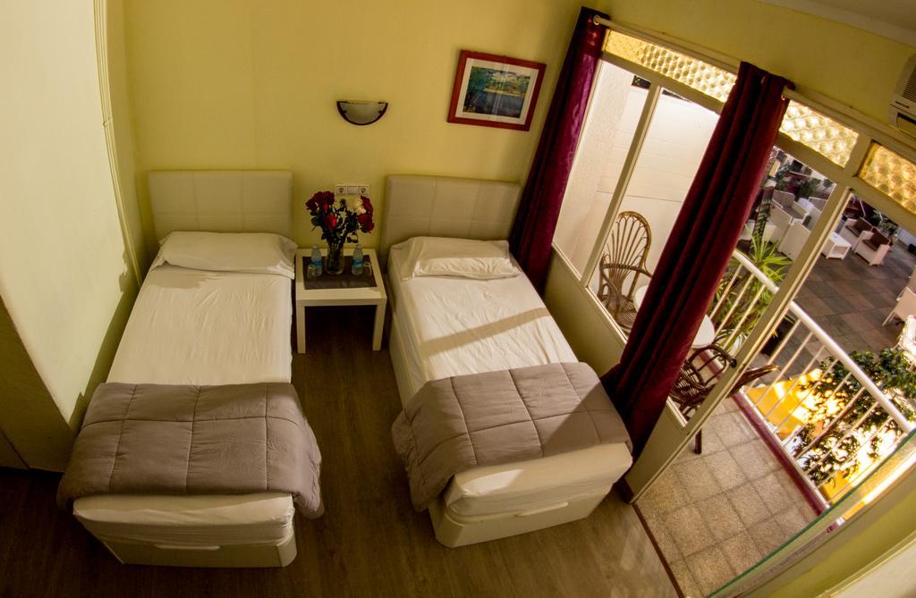Hostal Alce Playa de Palma  Ngoại thất bức ảnh