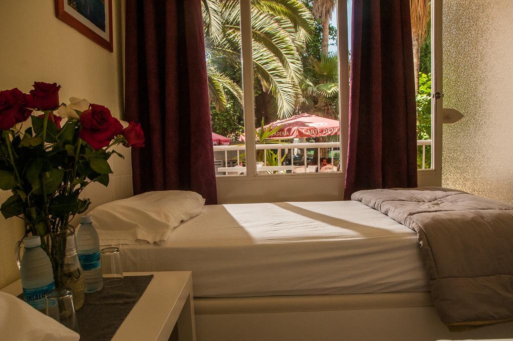 Hostal Alce Playa de Palma  Ngoại thất bức ảnh
